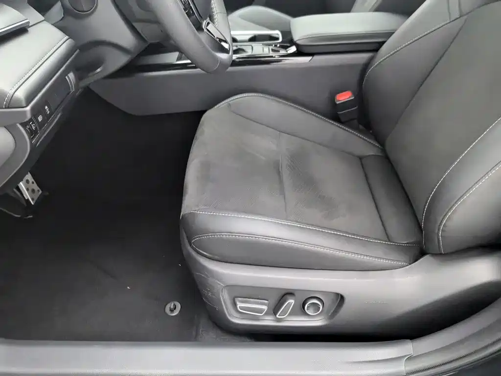 Toyota Camry — миниатюра 20