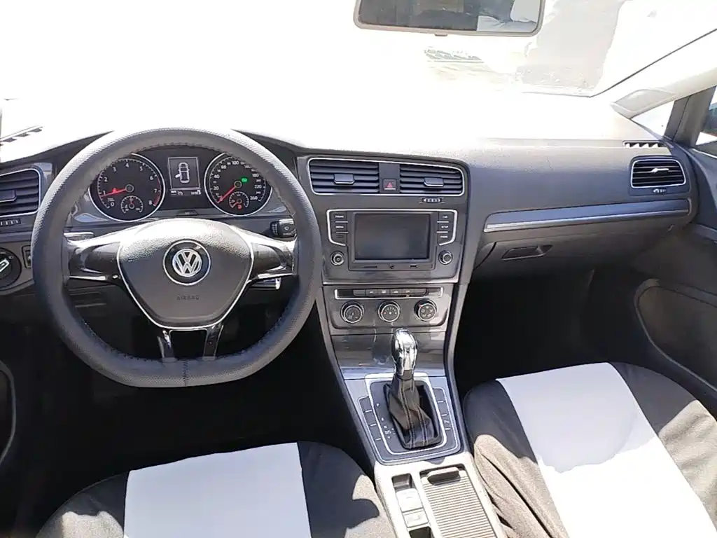 Volkswagen Golf — миниатюра 10