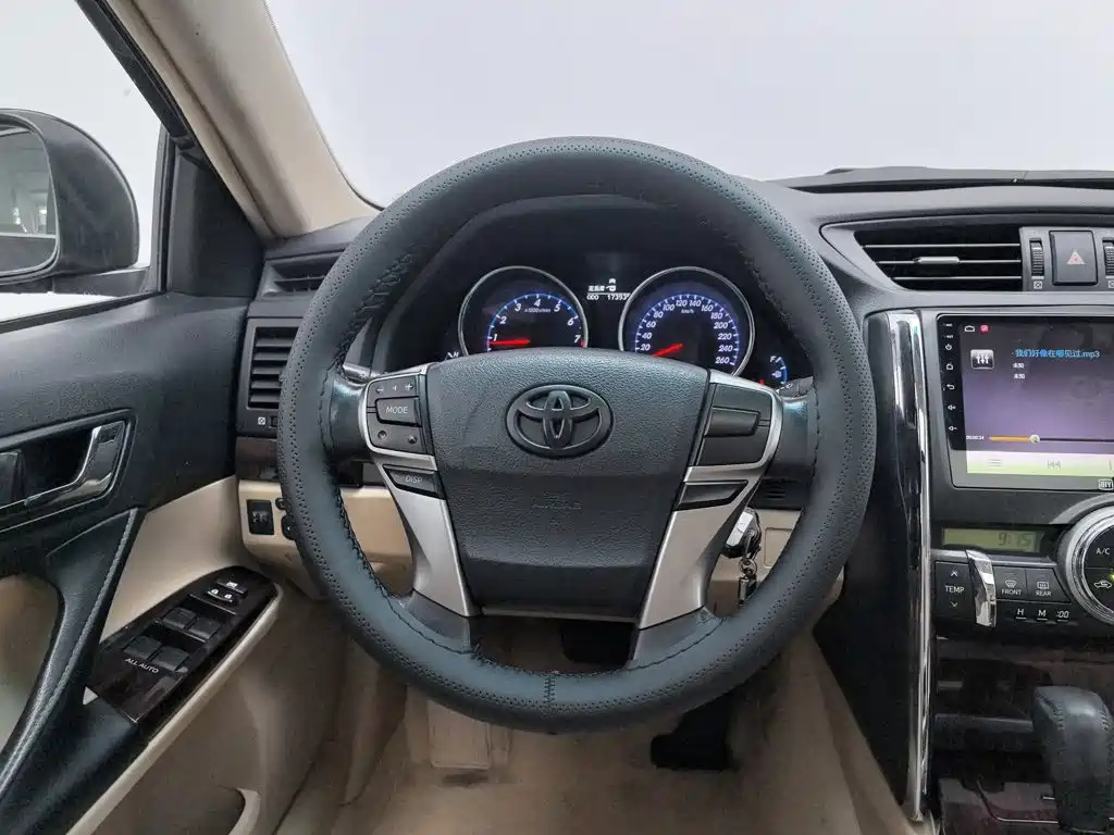 Toyota Reiz — миниатюра 11