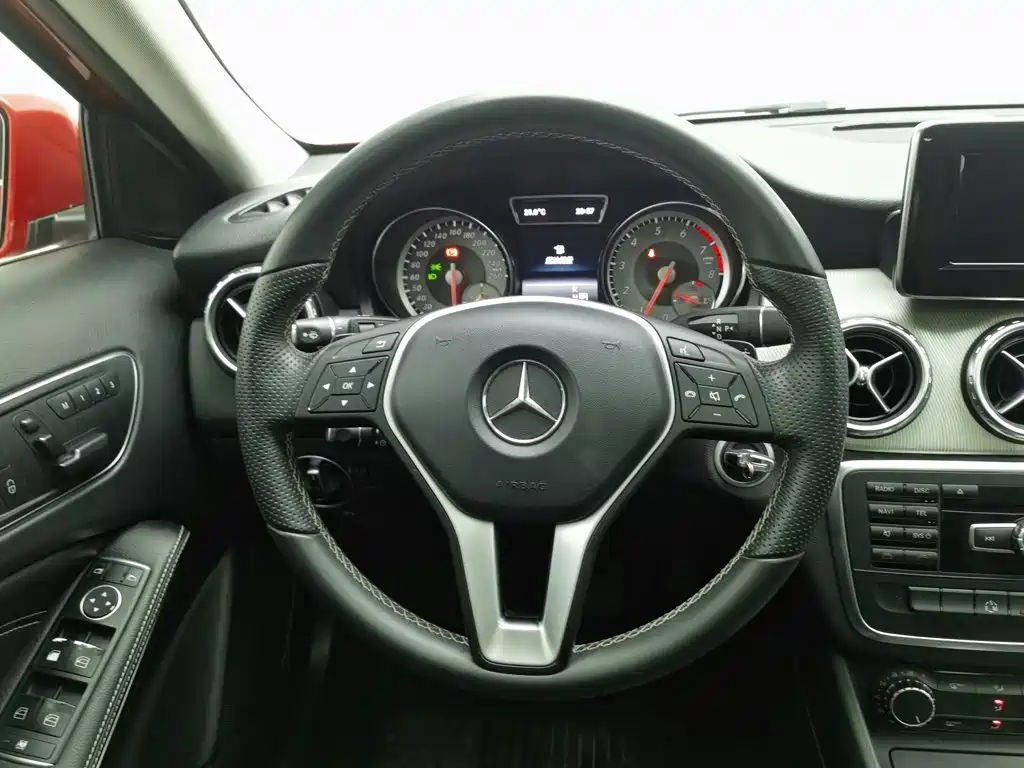 Mercedes-Benz GLA — миниатюра 11
