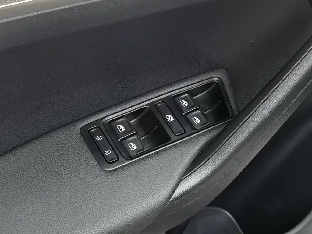 Volkswagen Jetta — миниатюра 9