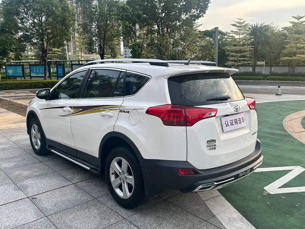 Toyota RAV4 — миниатюра 26