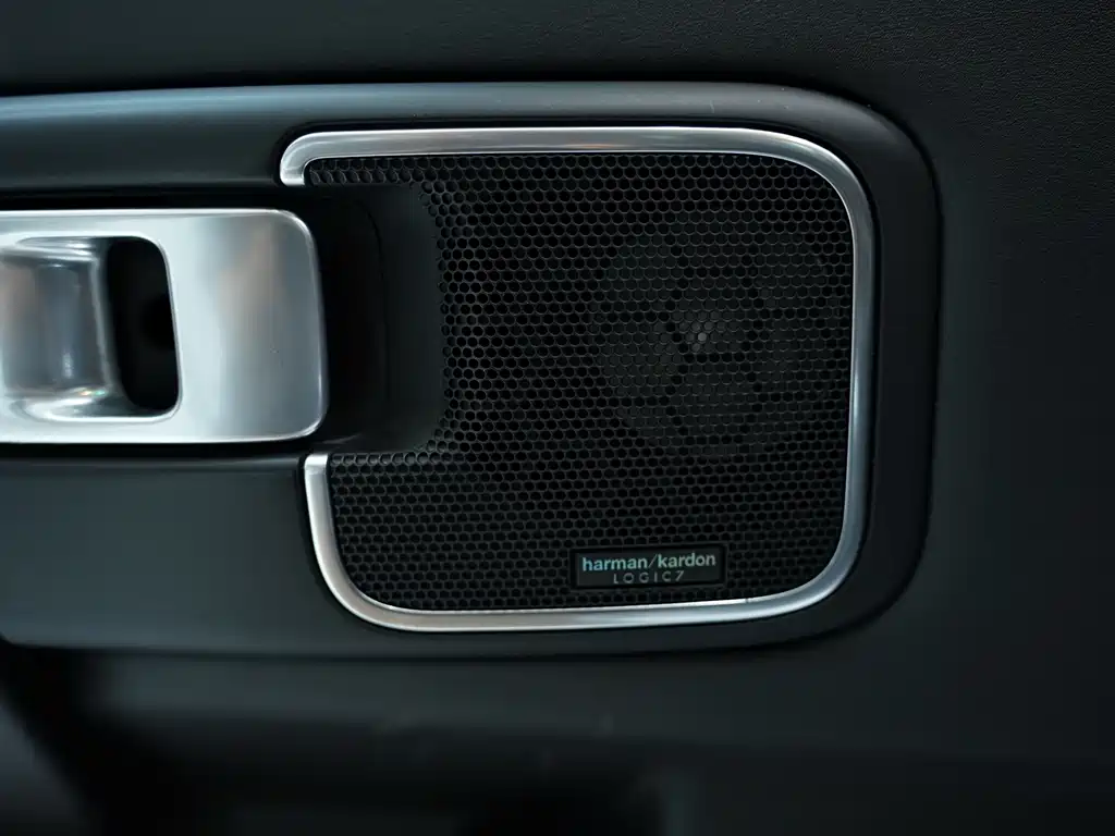 Land Rover Range Rover — миниатюра 5