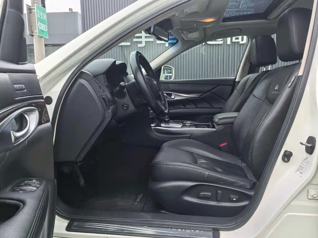 Infiniti M — миниатюра 9