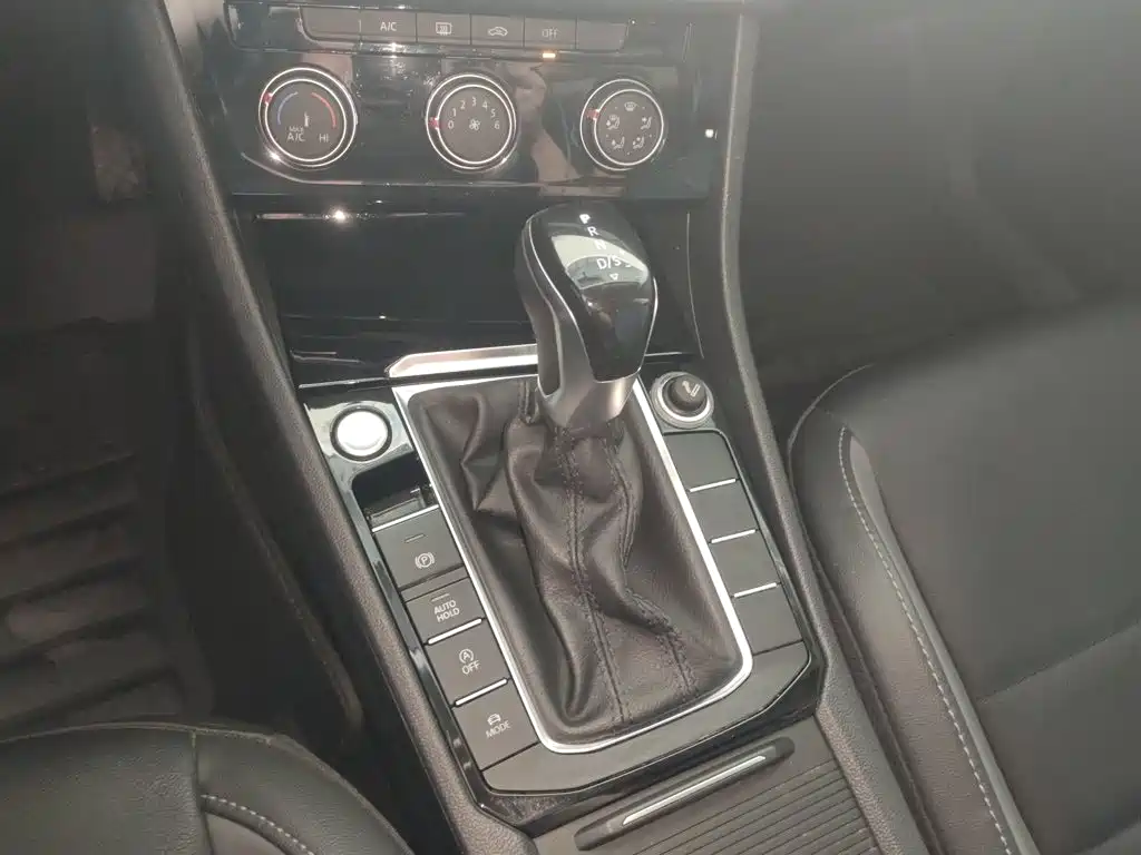 Volkswagen Sagitar — миниатюра 14