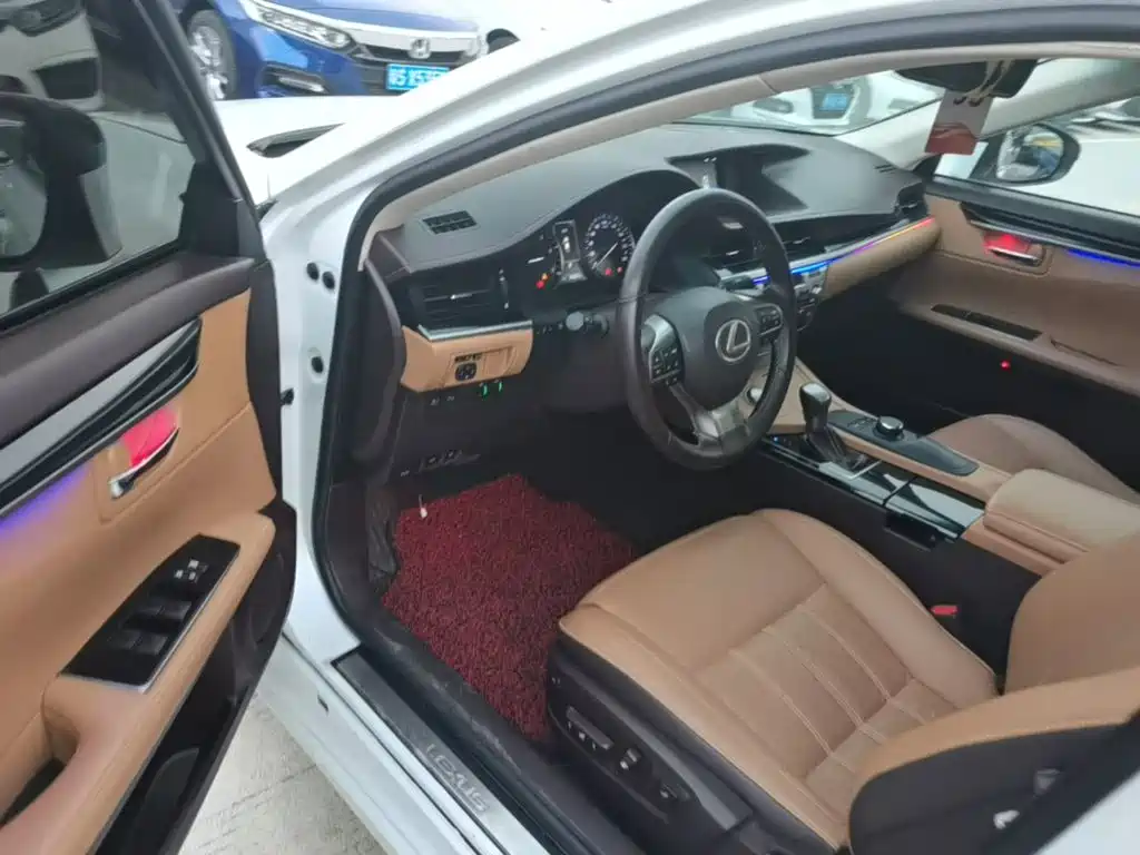 Lexus ES — миниатюра 16