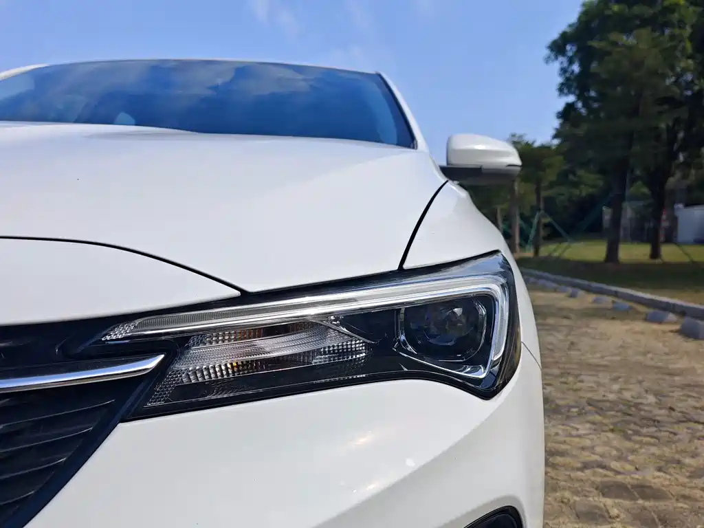 Buick Verano — миниатюра 5