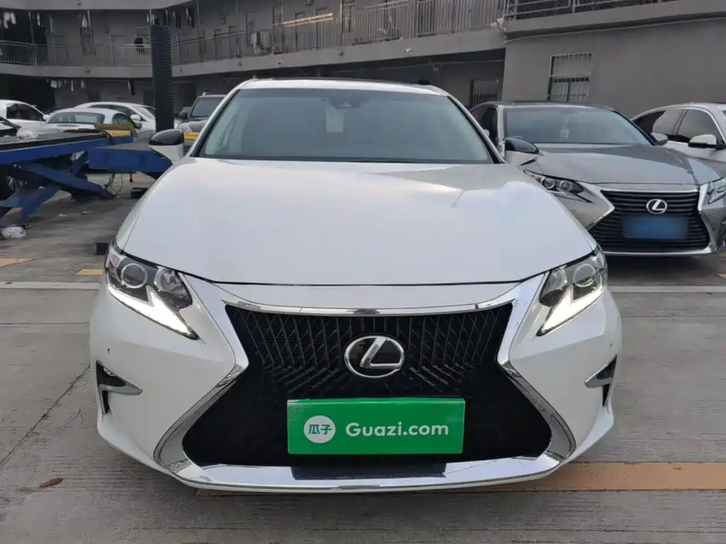 Lexus ES — миниатюра 3