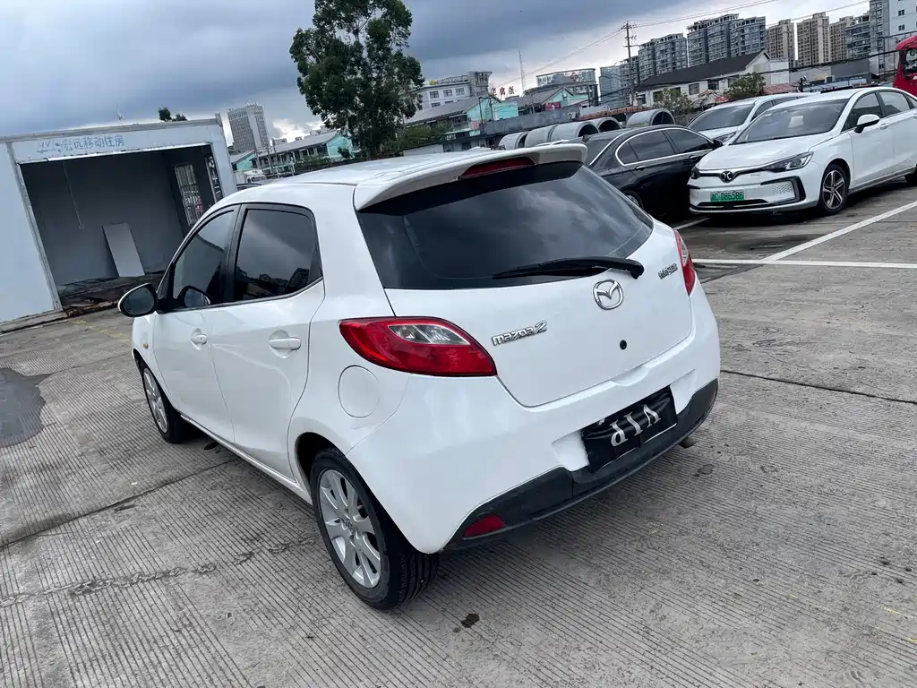 Mazda 2 — миниатюра 7