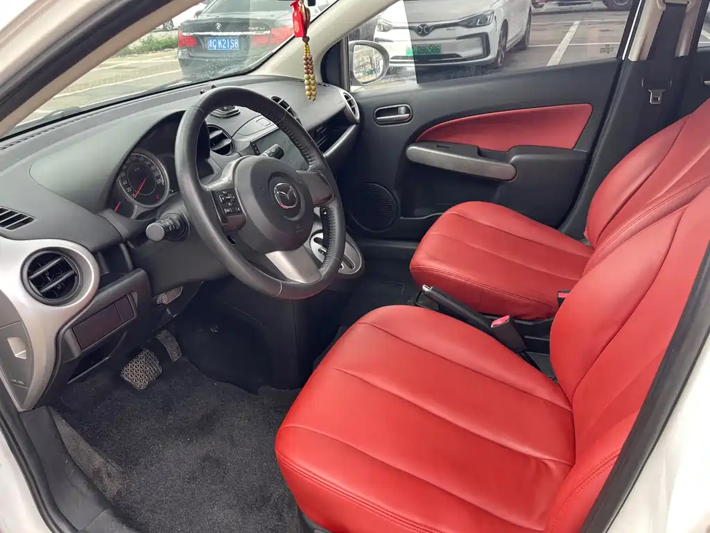 Mazda 2 — миниатюра 9