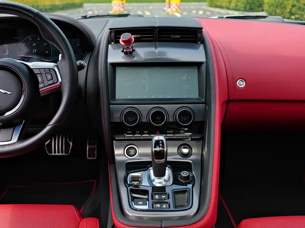 Jaguar F-TYPE — миниатюра 8