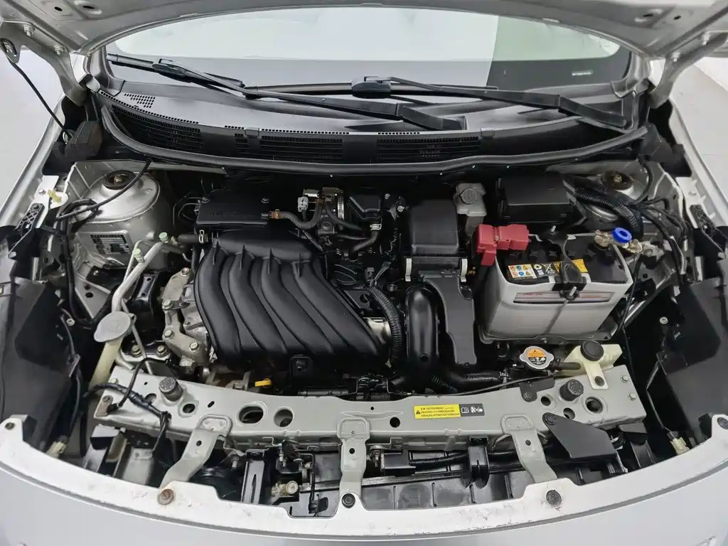 Nissan Sunny — миниатюра 6