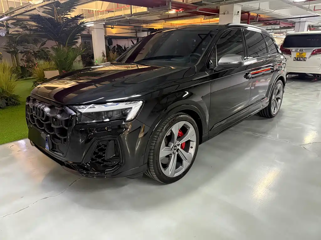 Audi SQ7 2025