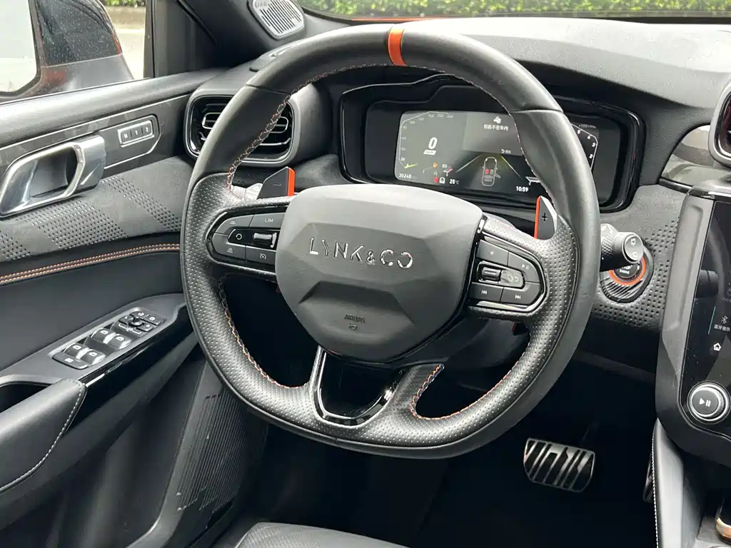 Lynk & Co 02 Hatchback — миниатюра 15
