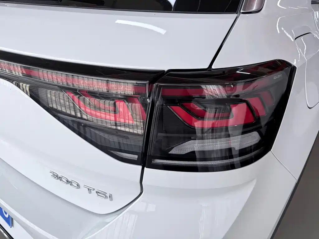 Volkswagen T-Roc - фото 20