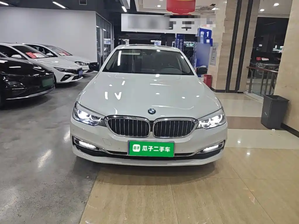 BMW 5 Series — миниатюра 3