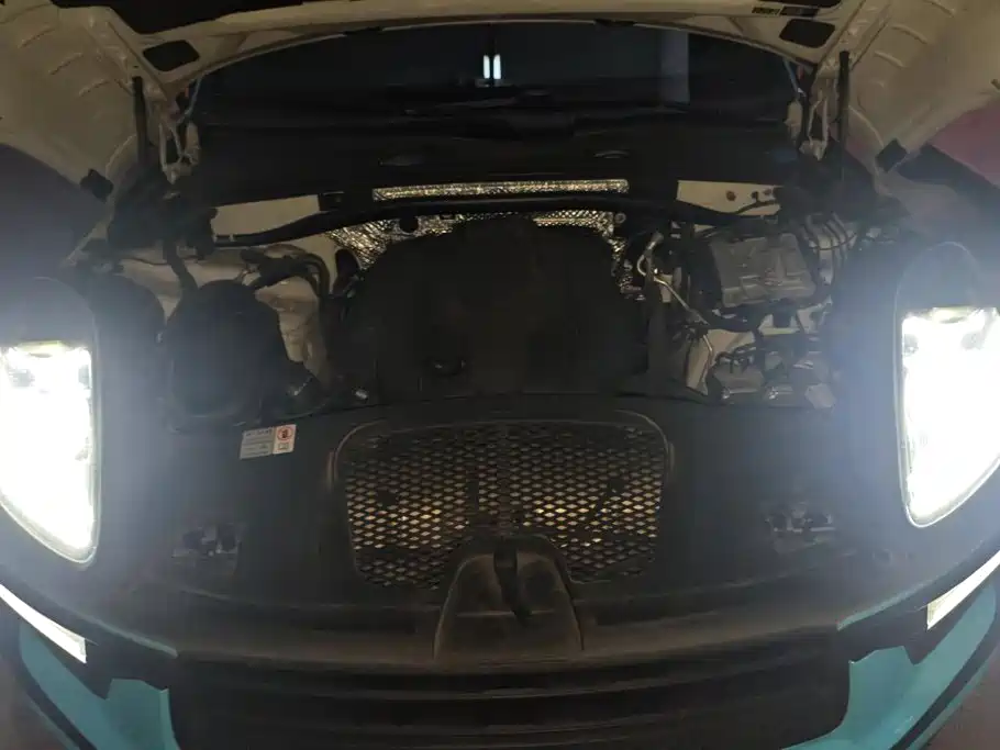 Porsche Macan — миниатюра 10