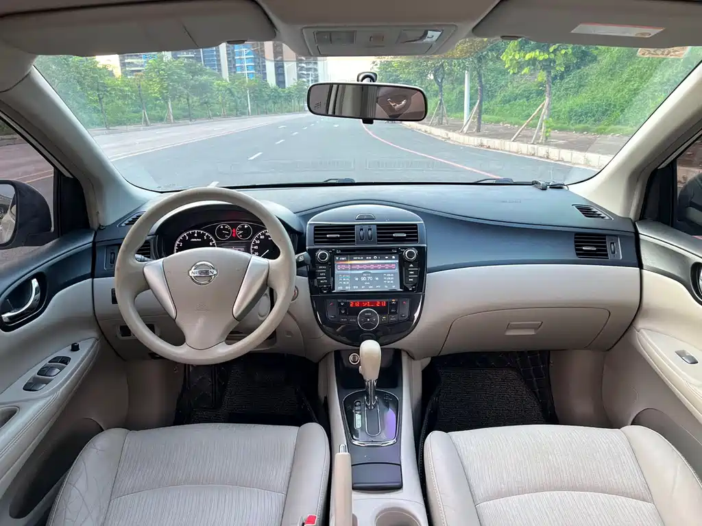 Nissan Tiida — миниатюра 13