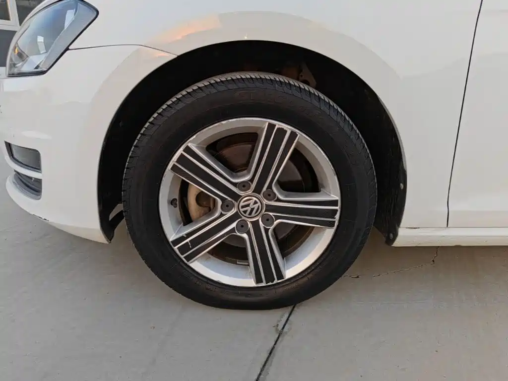 Volkswagen Golf — миниатюра 23