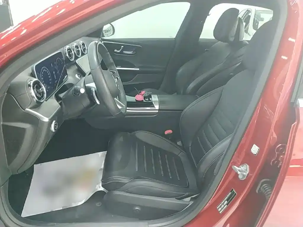 Mercedes-Benz C-Class — миниатюра 15