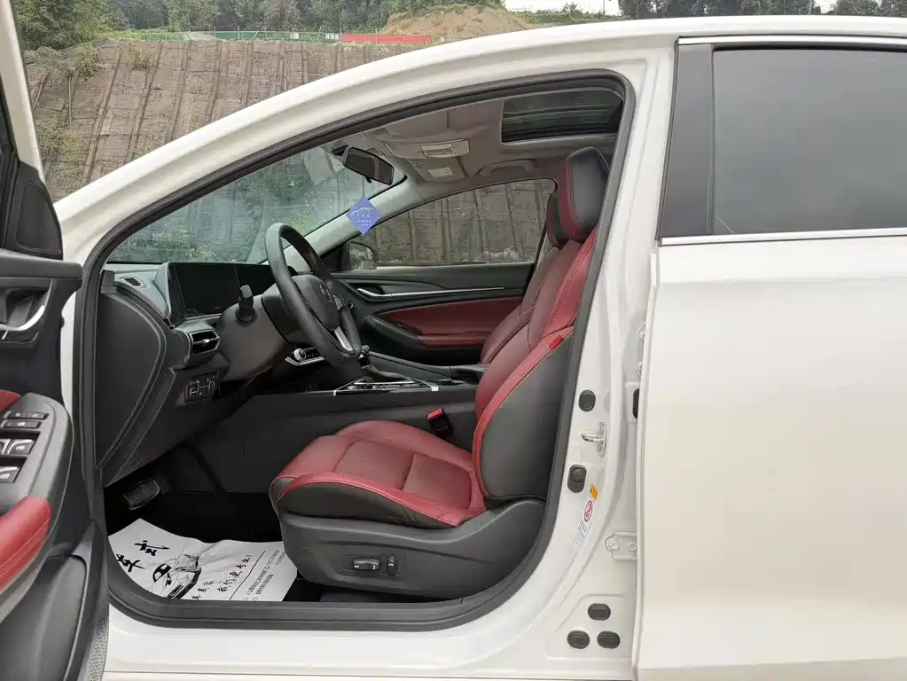 Changan Eado — миниатюра 5