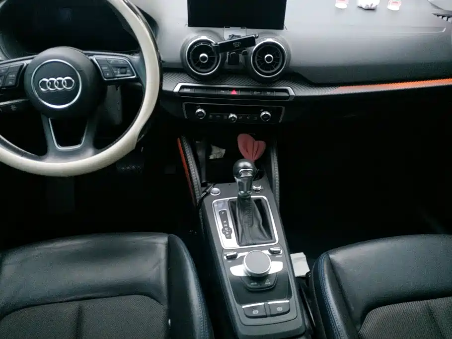 Audi Q2L e-tron — миниатюра 16