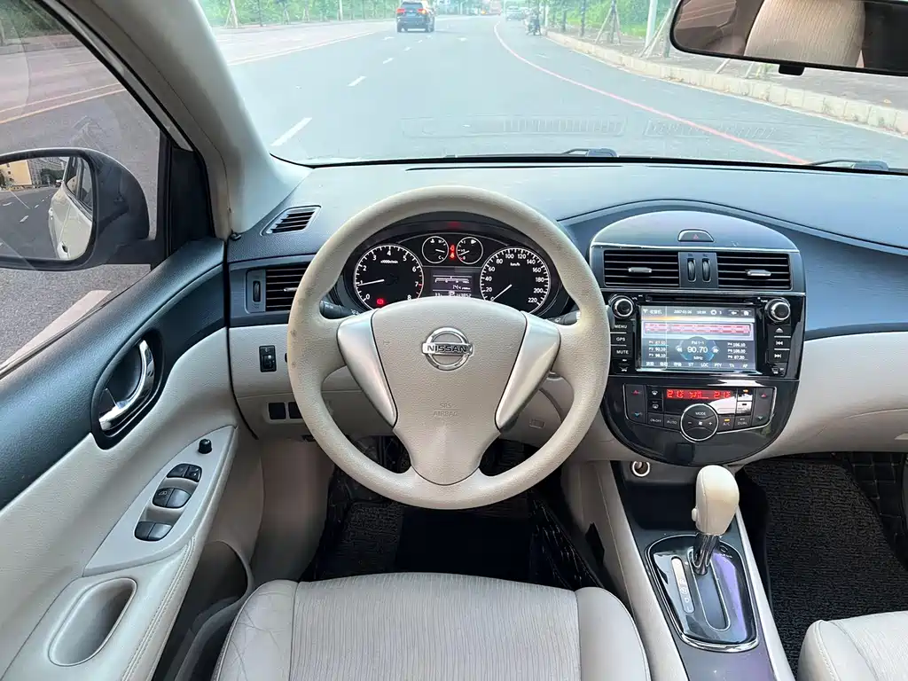 Nissan Tiida — миниатюра 14