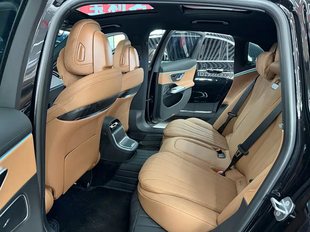 Mercedes-Benz E-Class — миниатюра 10