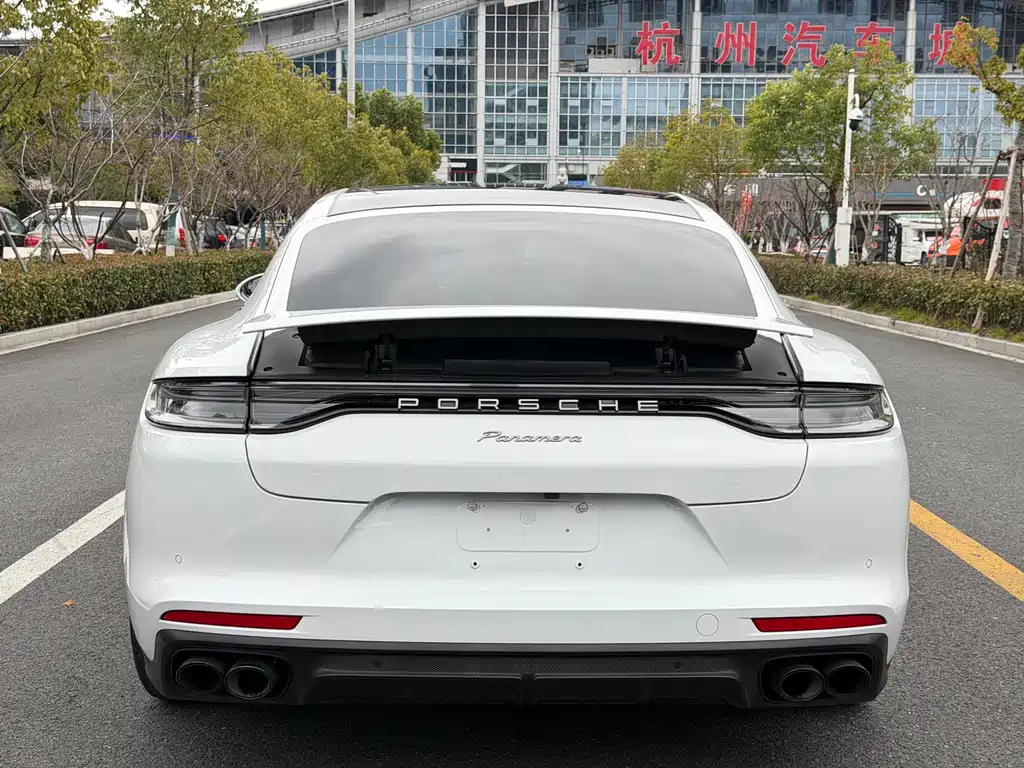 PORSCHE PANAMERA