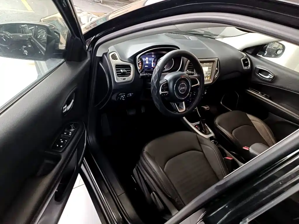 Jeep Compass — миниатюра 16