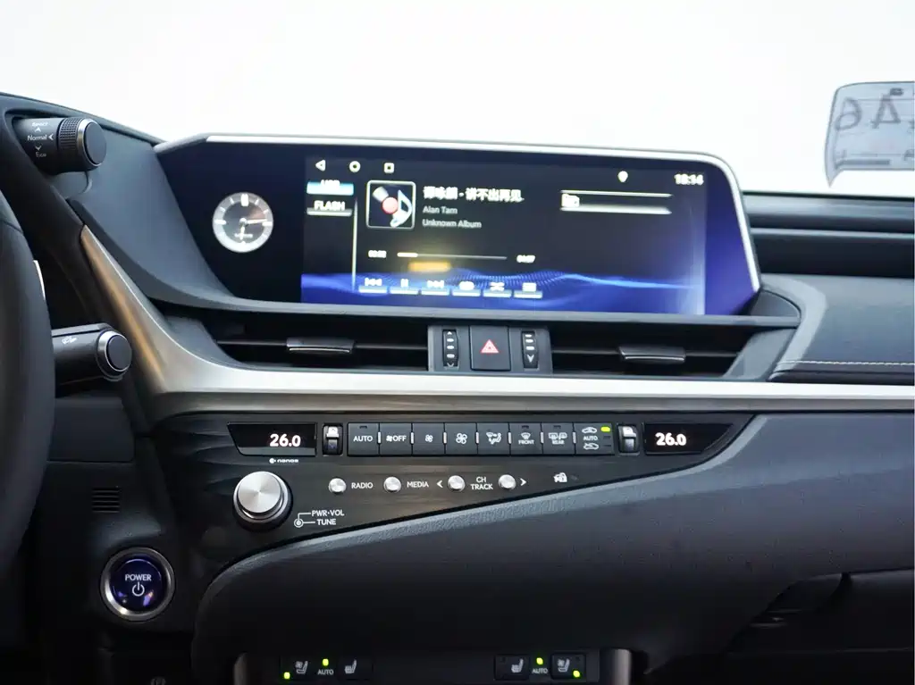 Lexus ES — миниатюра 22