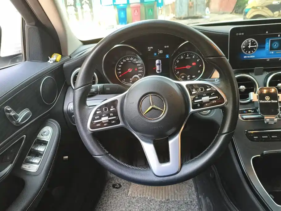 Mercedes-Benz C-Class — миниатюра 15