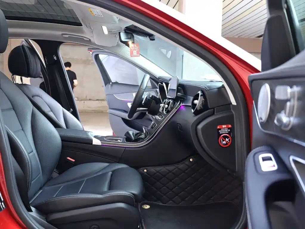 Mercedes-Benz C-Class — миниатюра 7