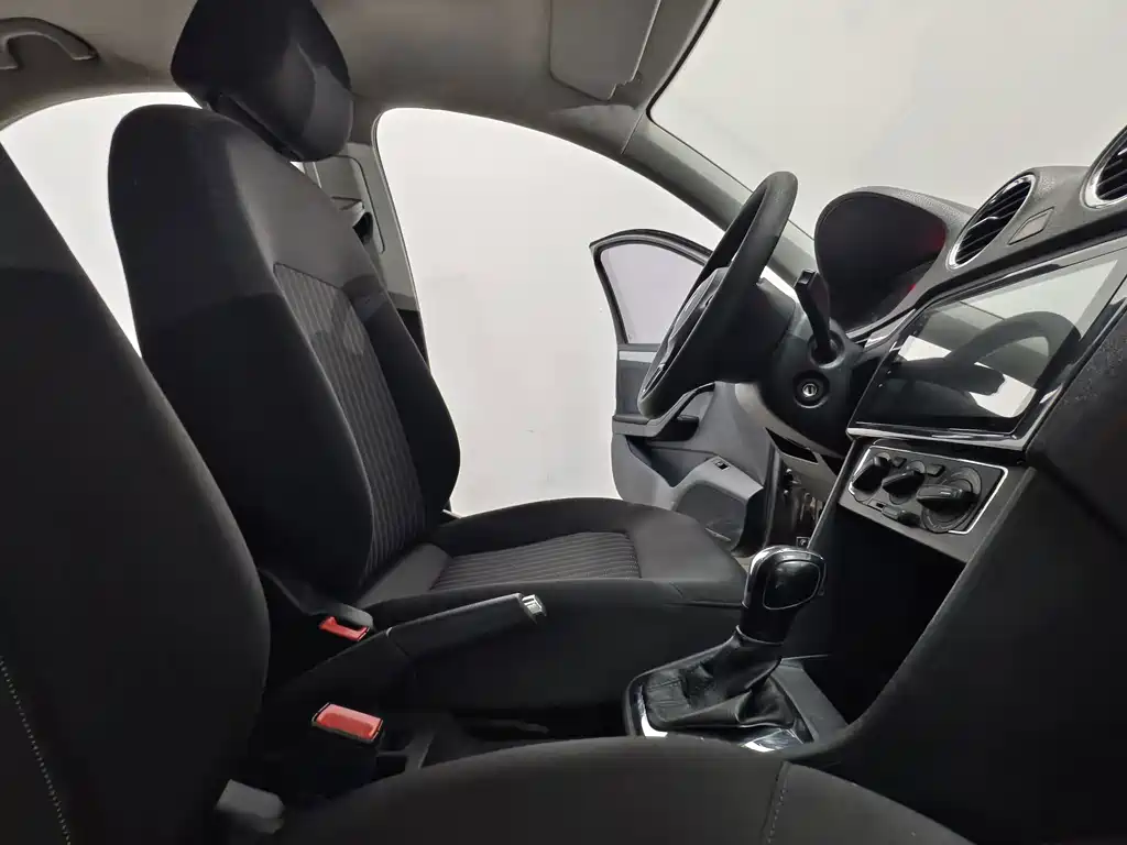 Volkswagen Jetta — миниатюра 15