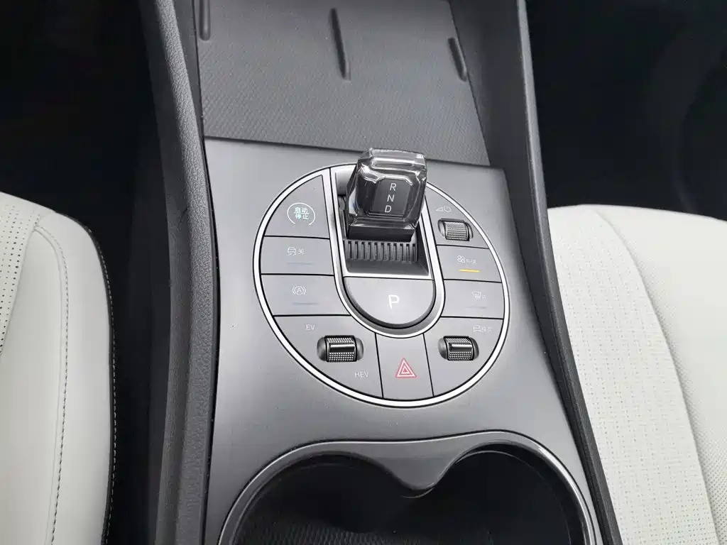 BYD Seal 05 DM-i — миниатюра 13