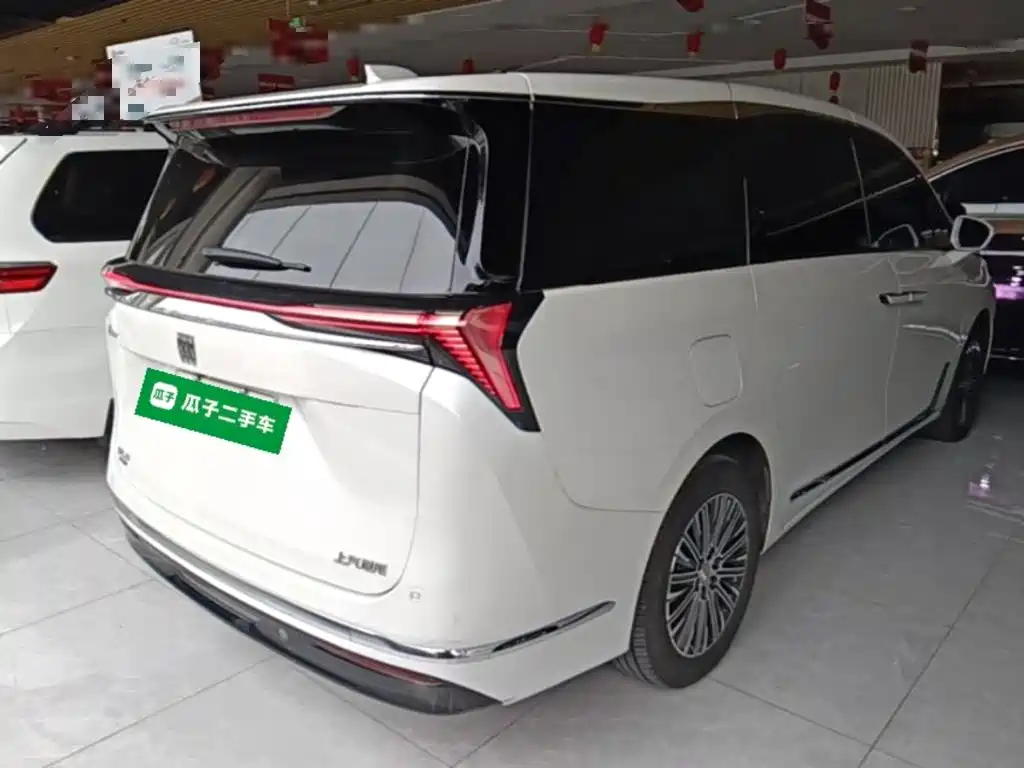 Buick GL8 Hybrid — миниатюра 5