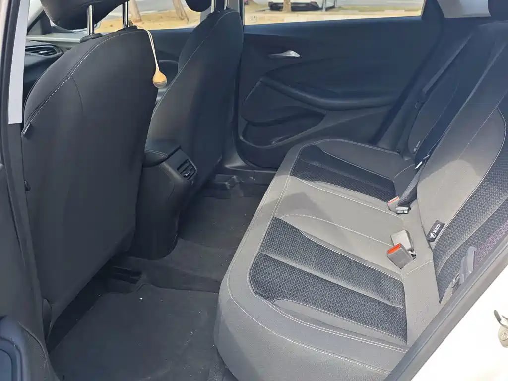 Buick Verano — миниатюра 15