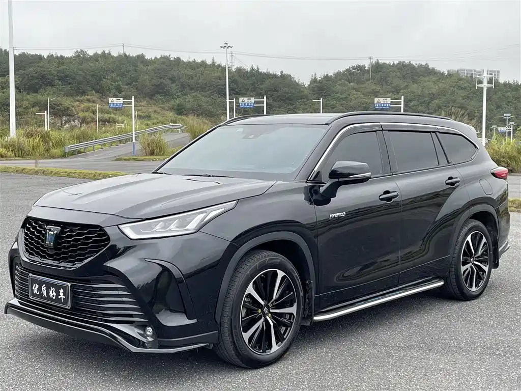 TOYOTA CROWN LUFANG