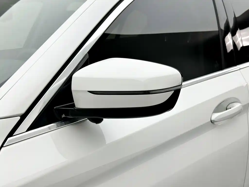BMW 5 Series — миниатюра 21