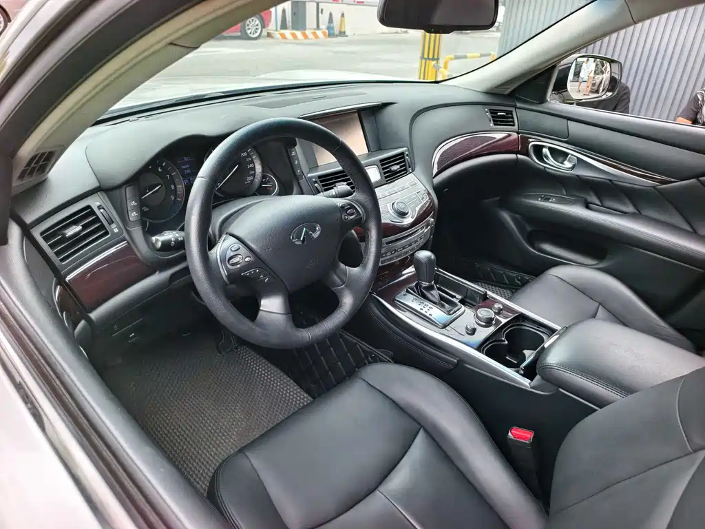 Infiniti Q70 — миниатюра 16