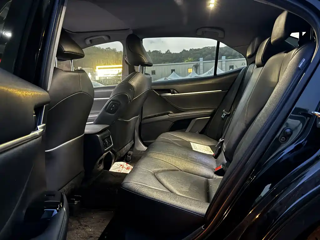 Toyota Camry — миниатюра 11