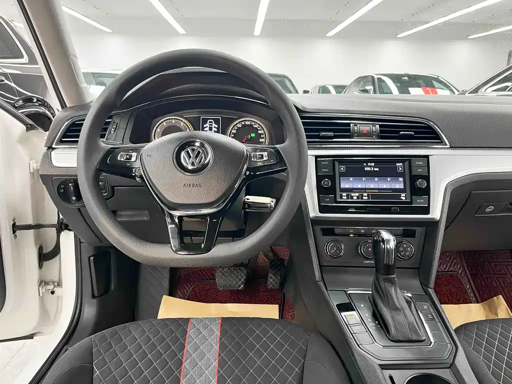 Volkswagen Lamando — миниатюра 10