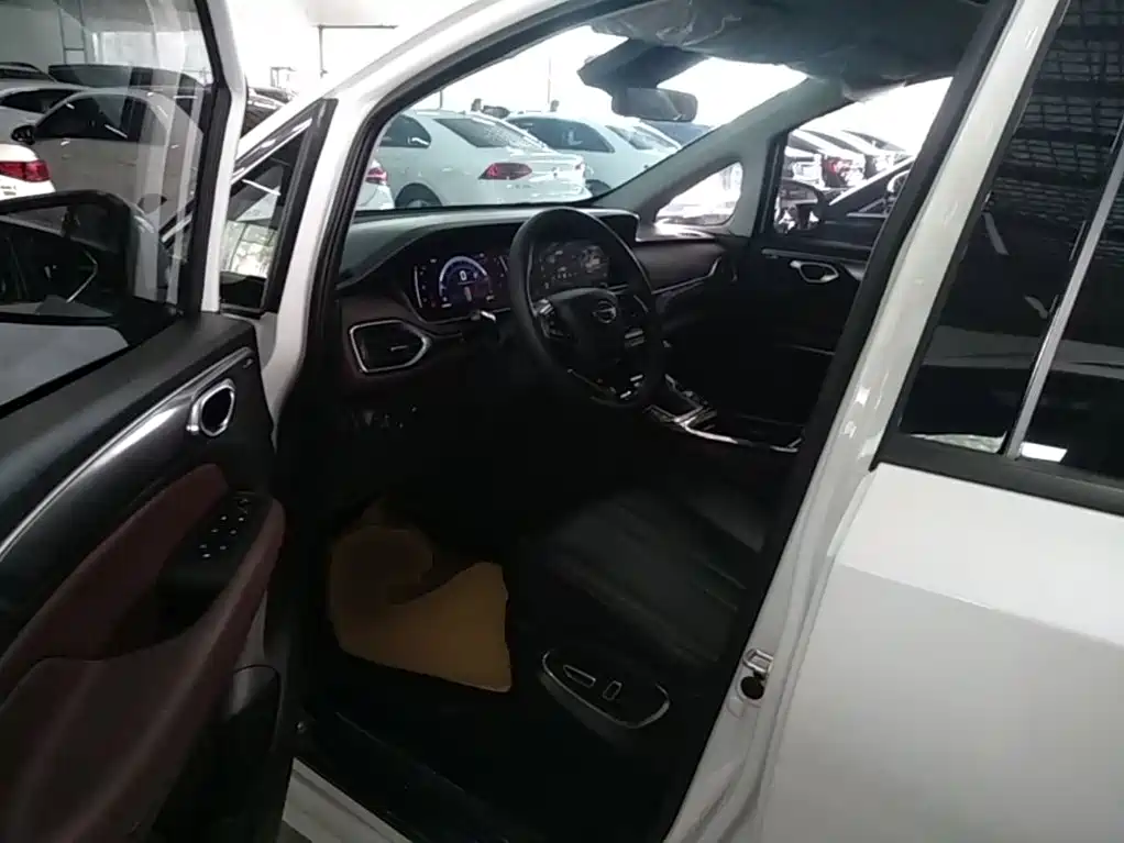 GAC Motor Trumpchi M6 — миниатюра 15