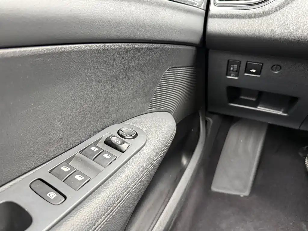 Peugeot 308 — миниатюра 13