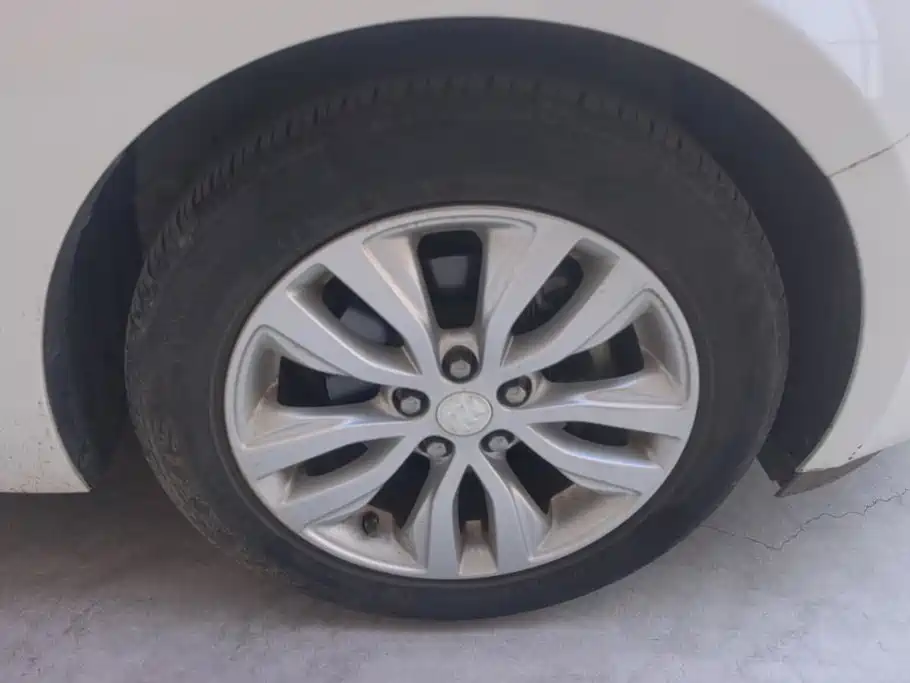 Buick Excelle — миниатюра 6