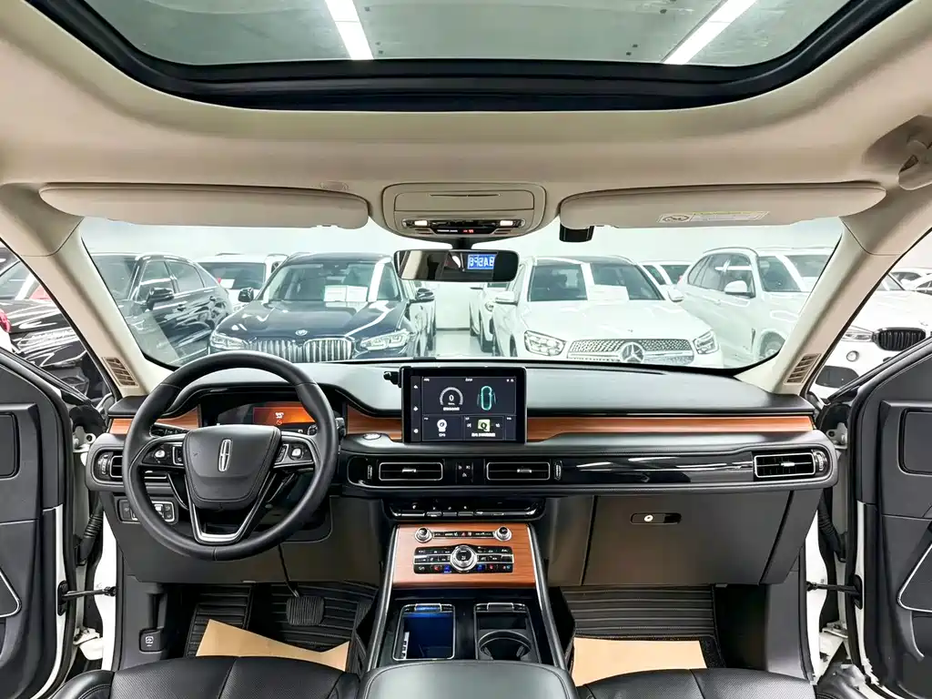 Lincoln Aviator — миниатюра 6