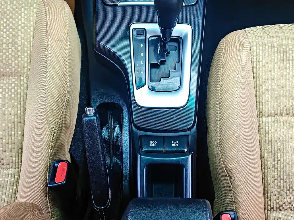 Toyota Fortuner — миниатюра 17