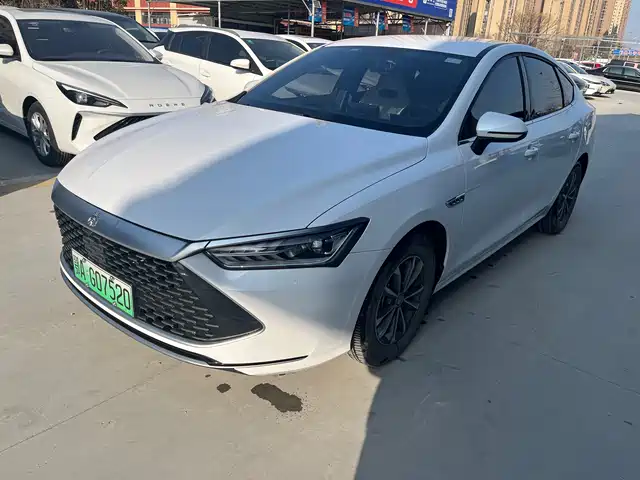 2025 BYD Qin