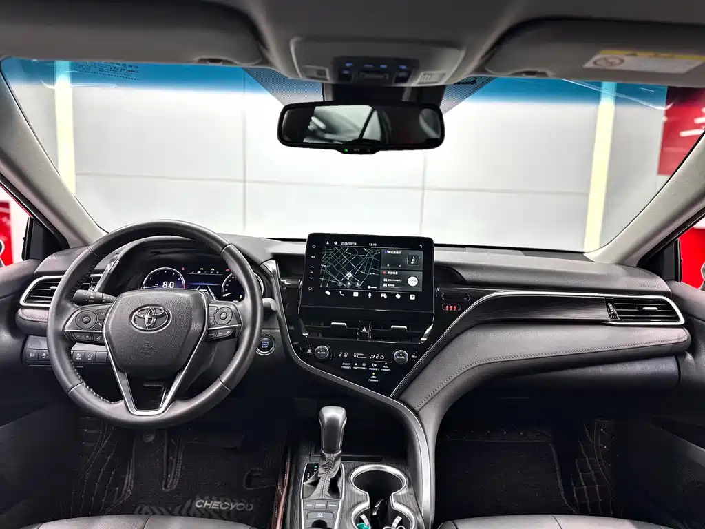 Toyota Camry — миниатюра 7