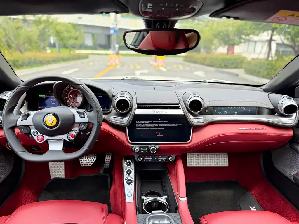 Ferrari GTC4Lusso — миниатюра 16